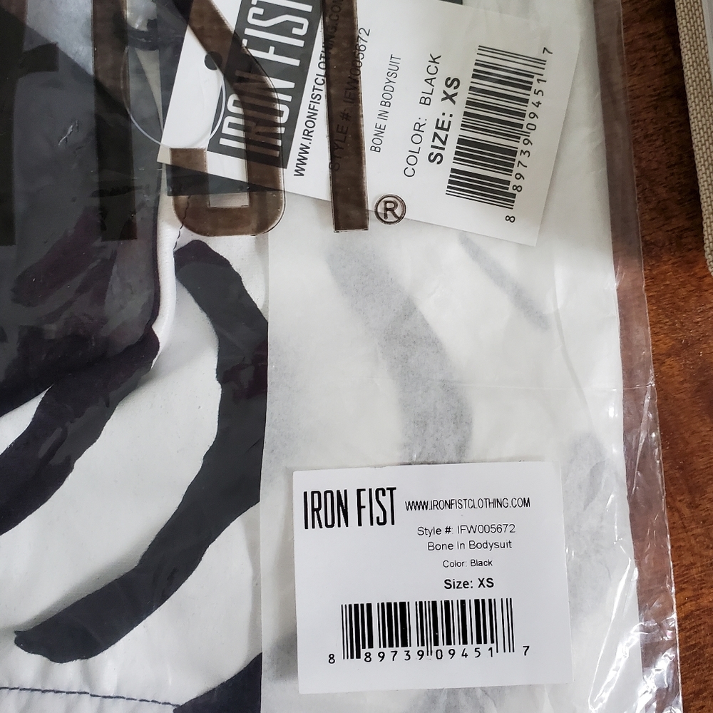 ☠ Iron Fist Bone In Bodysuit ☠ - Picture 4 of 16